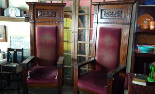 East Chestnut Antiques