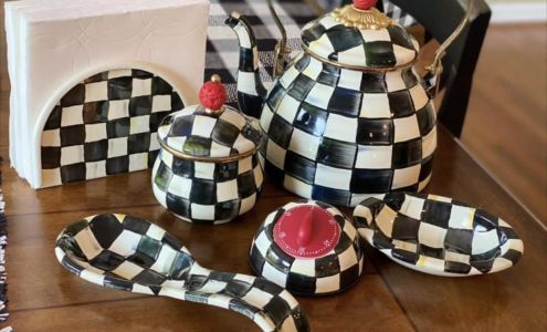 The White House on Main Boutique Romney