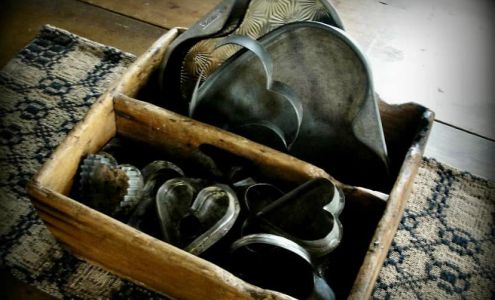 Tiquehunter Antiques