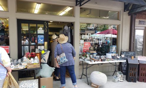 Razberry Threads Hendersonville