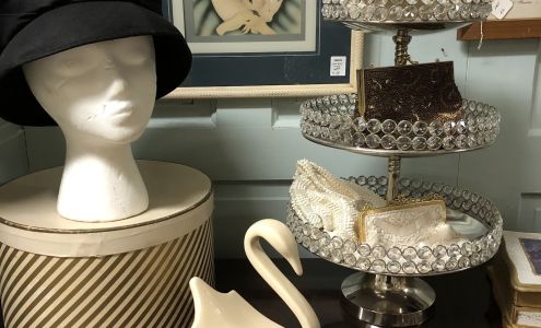 Marion Antiques & Mercantile