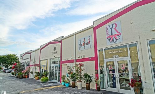 Shops at Lakeshore Park