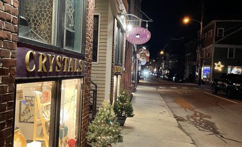 Natural Elements: A Nature and Science Store