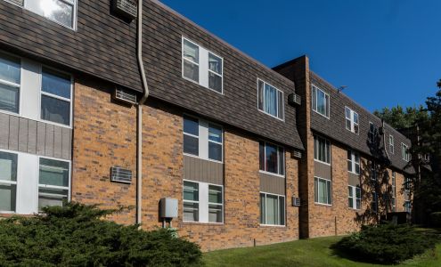 Shamrock Court Apartments