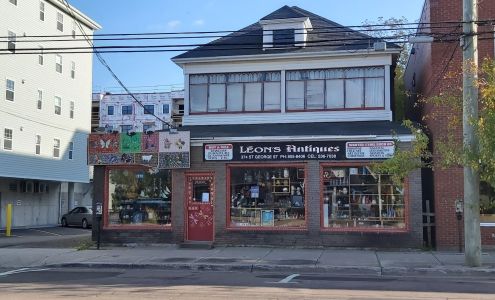 Léon's Antiques