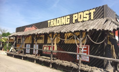 Crossroads Antique Market