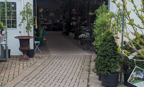 Cozyn Garden Gallery