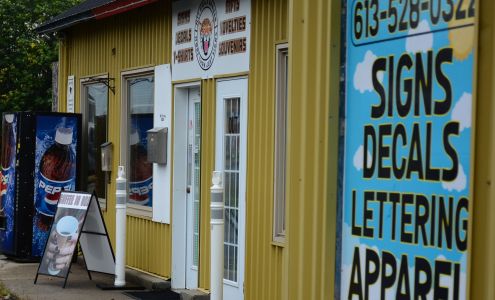 MTT SIGN AND BANNER Martintown