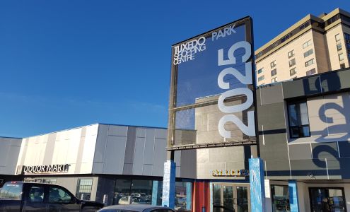 Tuxedo Park Shopping Centre