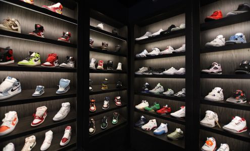 Flykicks Store (Nike, Jordan, Yeezy)