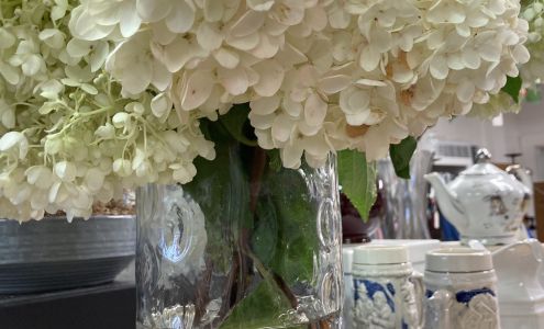 New Canaan Thrift Shop