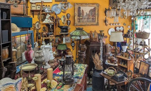 Lischa Salon D'Antiquités