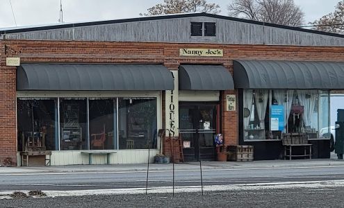 Nanny Joe's Lovelock