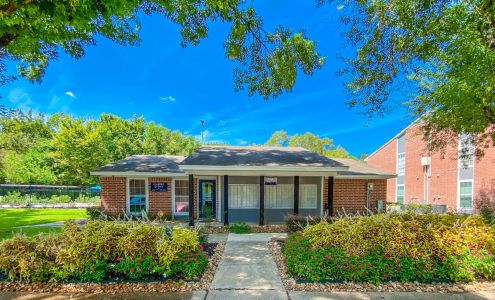 Cardinal Oaks Apartments