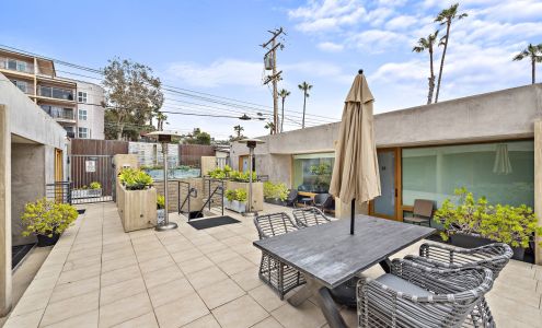 14 WEST Boutique Hotel