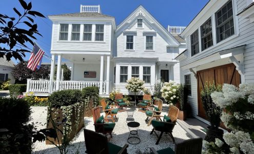 White Porch Inn Art Hotel