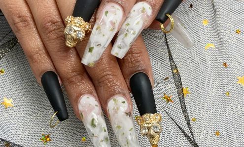 Daisy Nails
