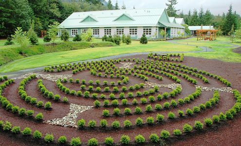 Honeymoon Bay Lodge & Retreat 10028 Park Dr, Honeymoon Bay British Columbia V0R 1Y0