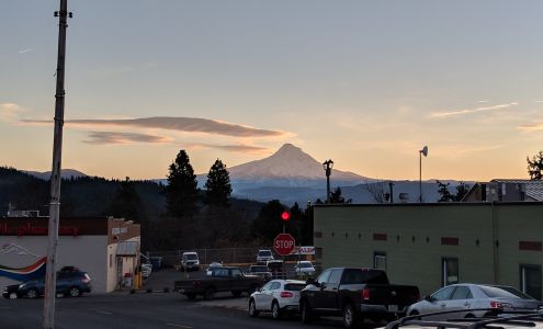 ATM (Sterling Savings Bank) White Salmon