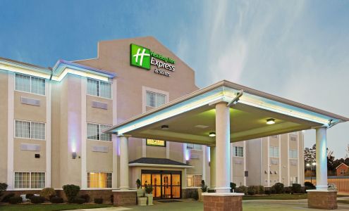 Holiday Inn Express & Suites Magnolia-Lake Columbia, an IHG Hotel