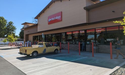 Holiday Gas Station Lewiston