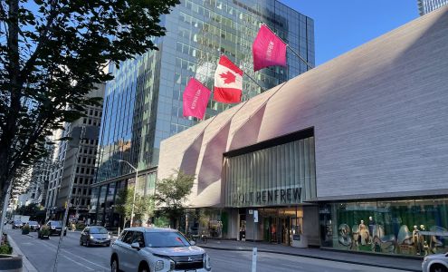 Holt Renfrew | Canada’s Designer Fashion, Beauty & Lifestyle Retailer