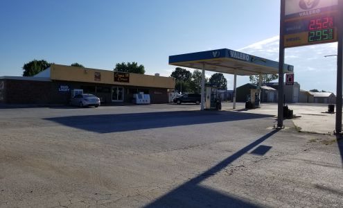 Case's Corner travel center, free truck parking with diesel fuel fill up