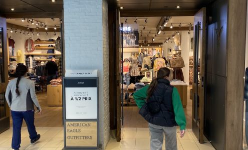 American Eagle & Aerie Store