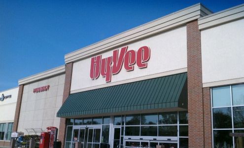 Hy-Vee Grocery Store