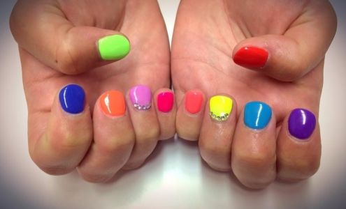 Salon De Coiffure July 654 Rue Alix, Mont-Laurier Quebec J9L 2V6