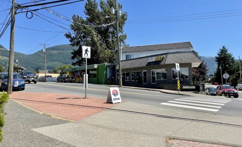 Lorna's Emporium Lake Cowichan
