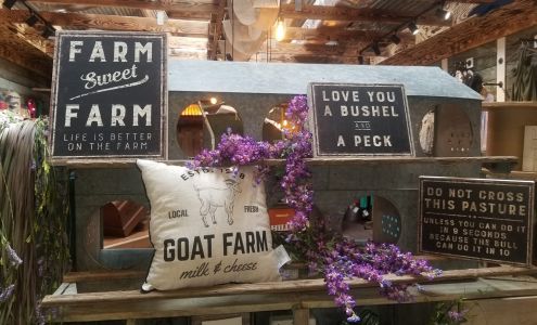 The Farmhouse on Second Roswell