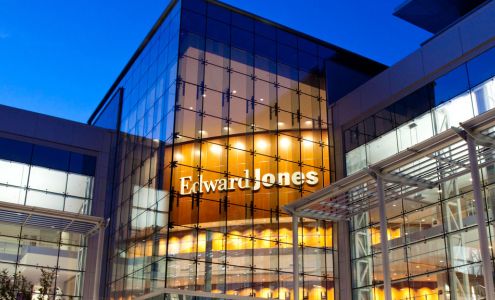 Edward Jones - Financial Advisor: Dakota W Holtgrieve, CFP® 401 S Main St, Pratt Kansas 67124