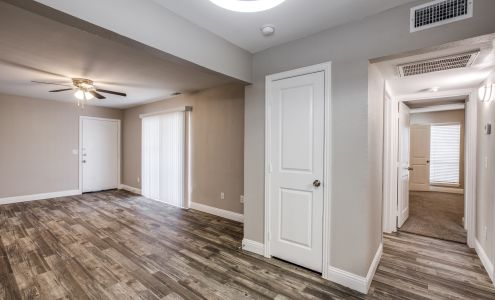 Las Palmas Apartments