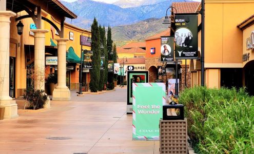 A|X Premium Outlets Desert Hills Cabazon