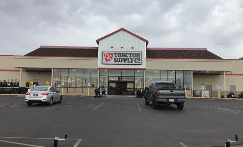 Tractor Supply Liberal