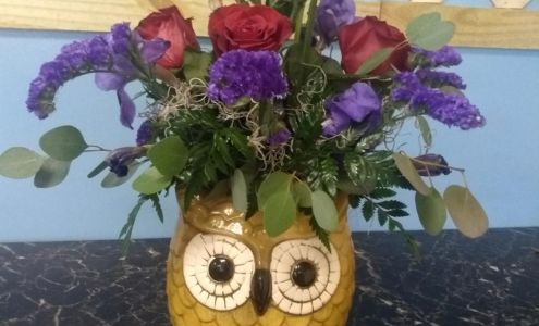 Country Floral & Gifts 110 N Main St, Shamrock Texas 79079