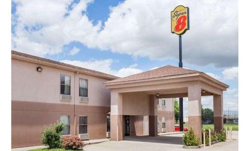 Super 8 by Wyndham Harrisburg