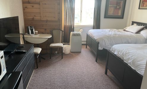 Two Rivers Hotel Tulita