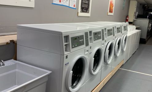 10th and Elm Laundromat