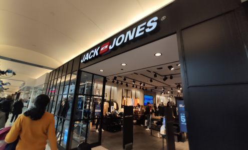 JACK & JONES