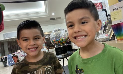 Mc Cuts barber salon 2020 S Expressway 83, Harlingen Texas 78552