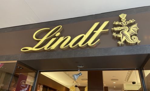 Lindt Chocolate Shop - Halifax Shopping Centre