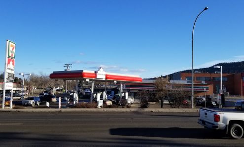 7-Eleven 100 Mile House