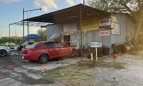 Lees Auto Service & lube 1023 E Riley St, Freer Texas 78357