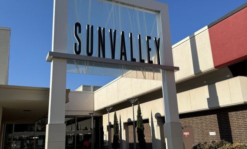 Sunglass Hut at Macy's