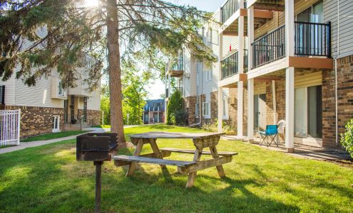 Bay Pointe Apartments