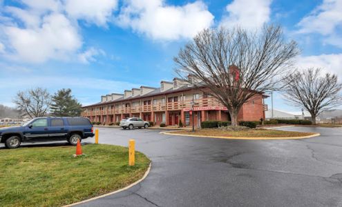 Red Roof Inn Uhrichsville Uhrichsville