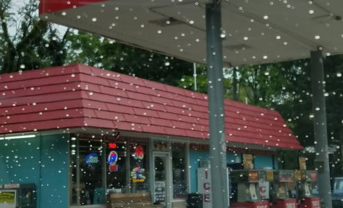 Tad's Quick Stop Eureka Springs