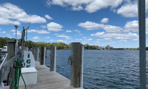 Tonka Bay Marina Gas Dock